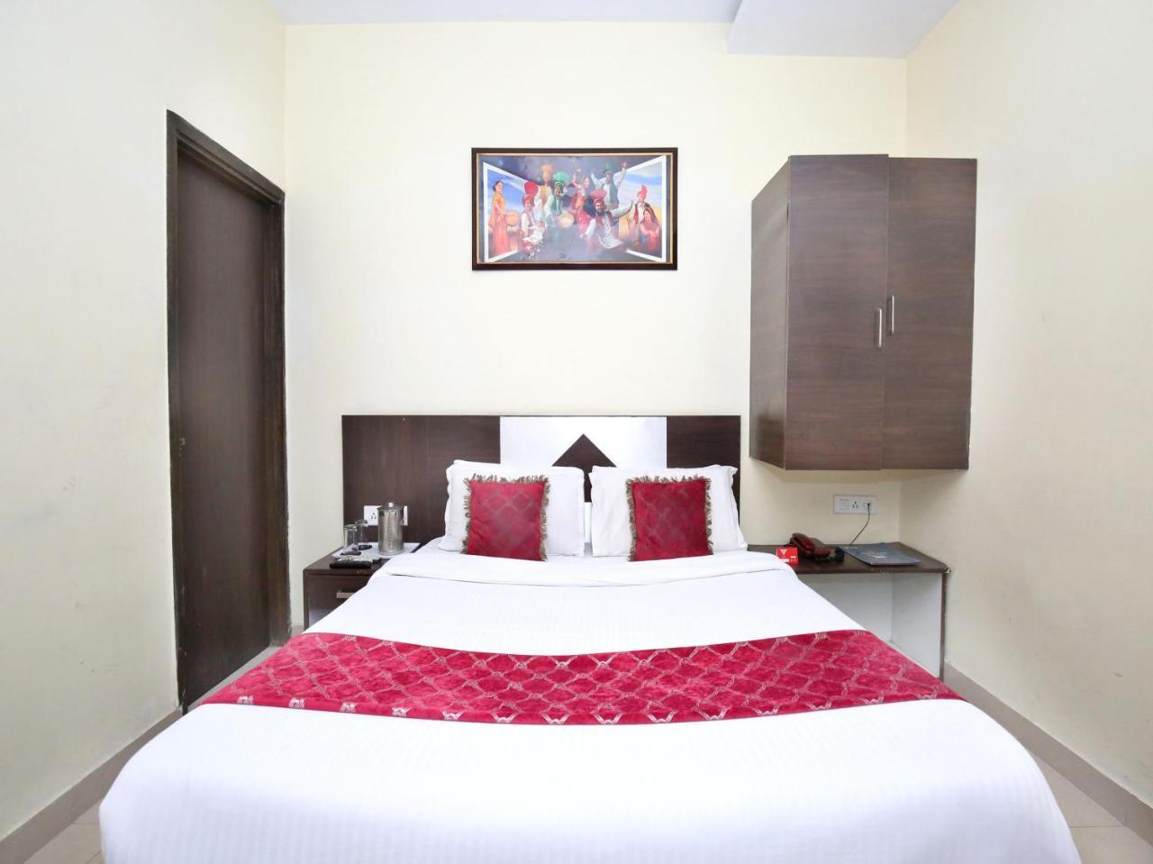 Fabhotel Star Metro Inn Амритсар Экстерьер фото